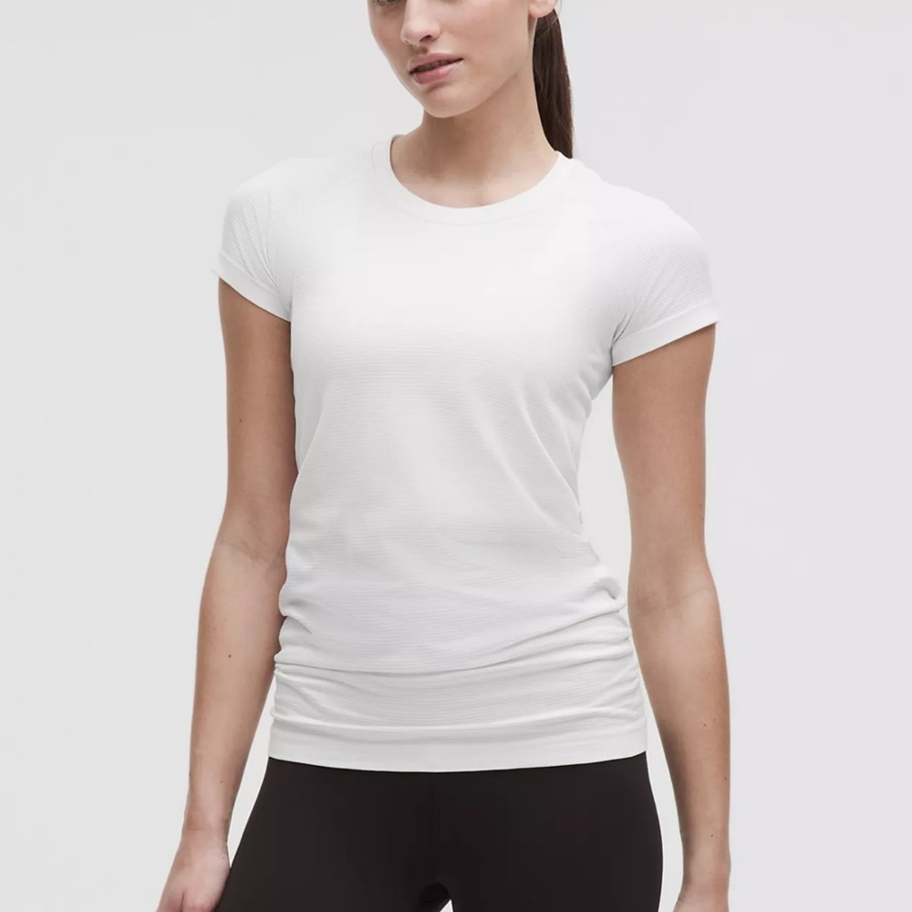 Lululemon Swiftly Tech Short-Sleeve Shirt 2.0
Hip Length